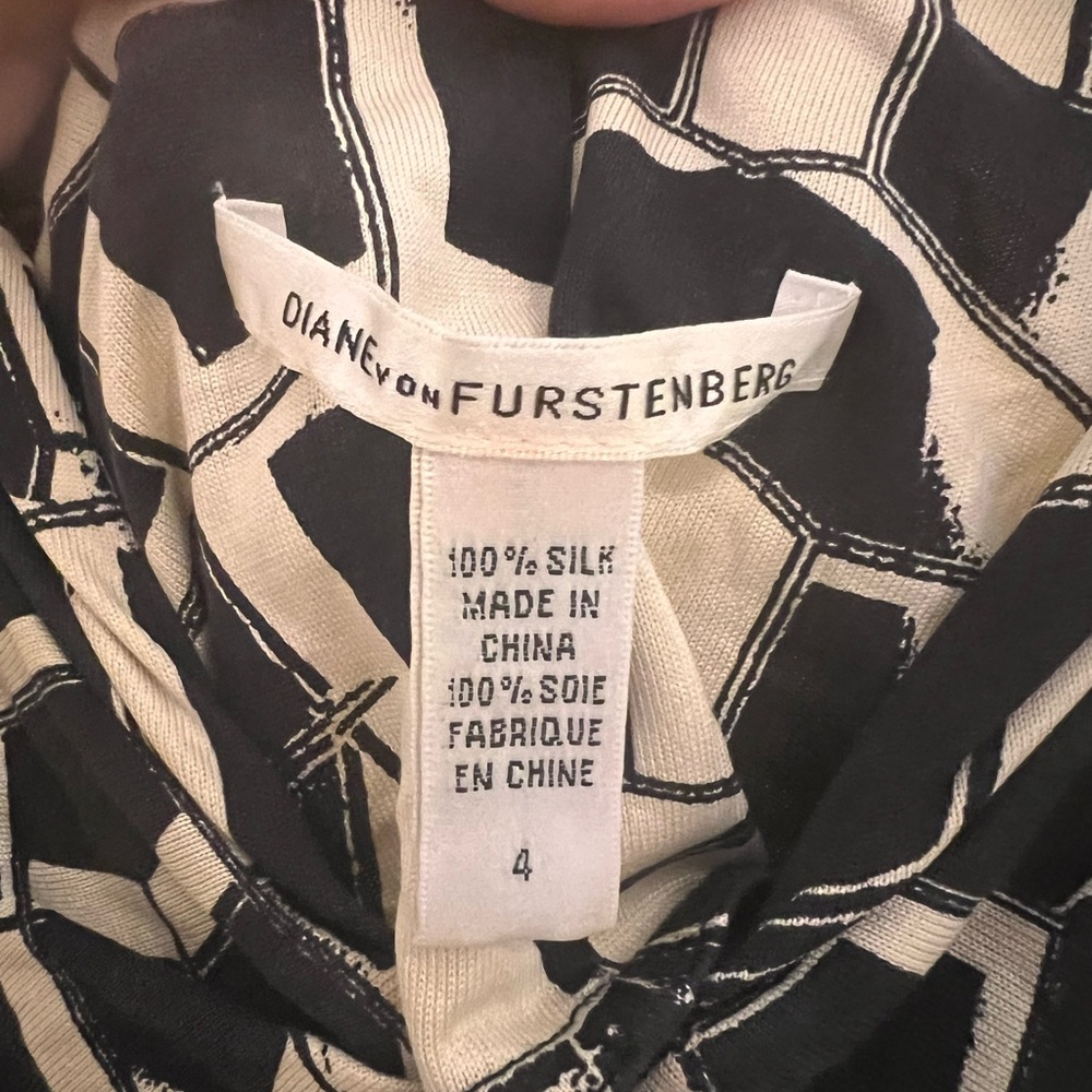 Diane Von Furstenberg Geometric print dress - Picture 11 of 15